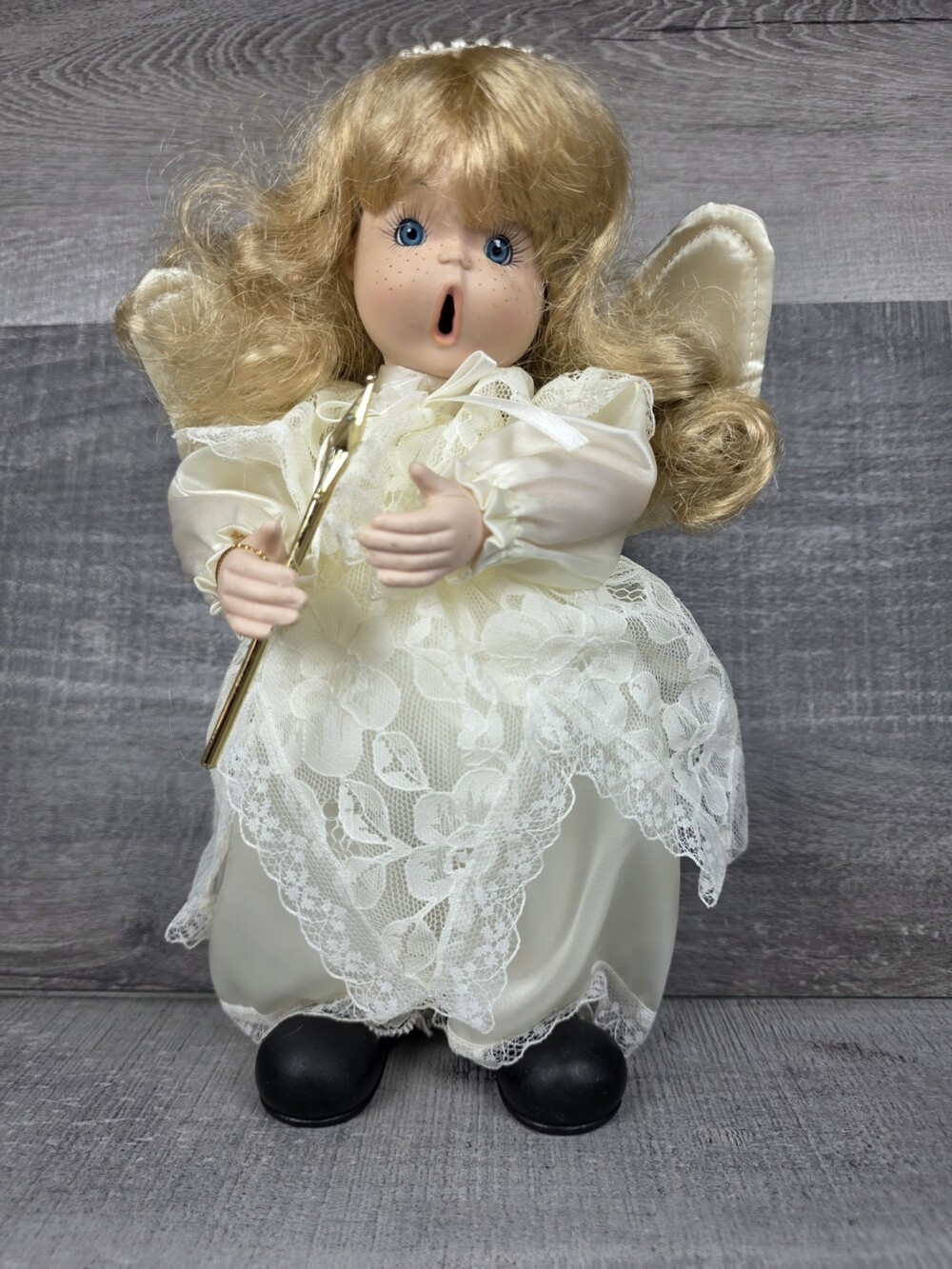 Porcelain Angel Music Box Animated Doll 11” Singing w Gold Wand Ivory Gown g4